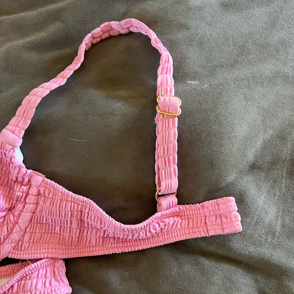 Bikini - Picture 2 of 5